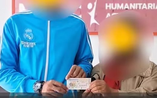 Thai lottery winners: a migrant worker couple holding the winning ticket numbered 639214 from the 16 July 2026 draw